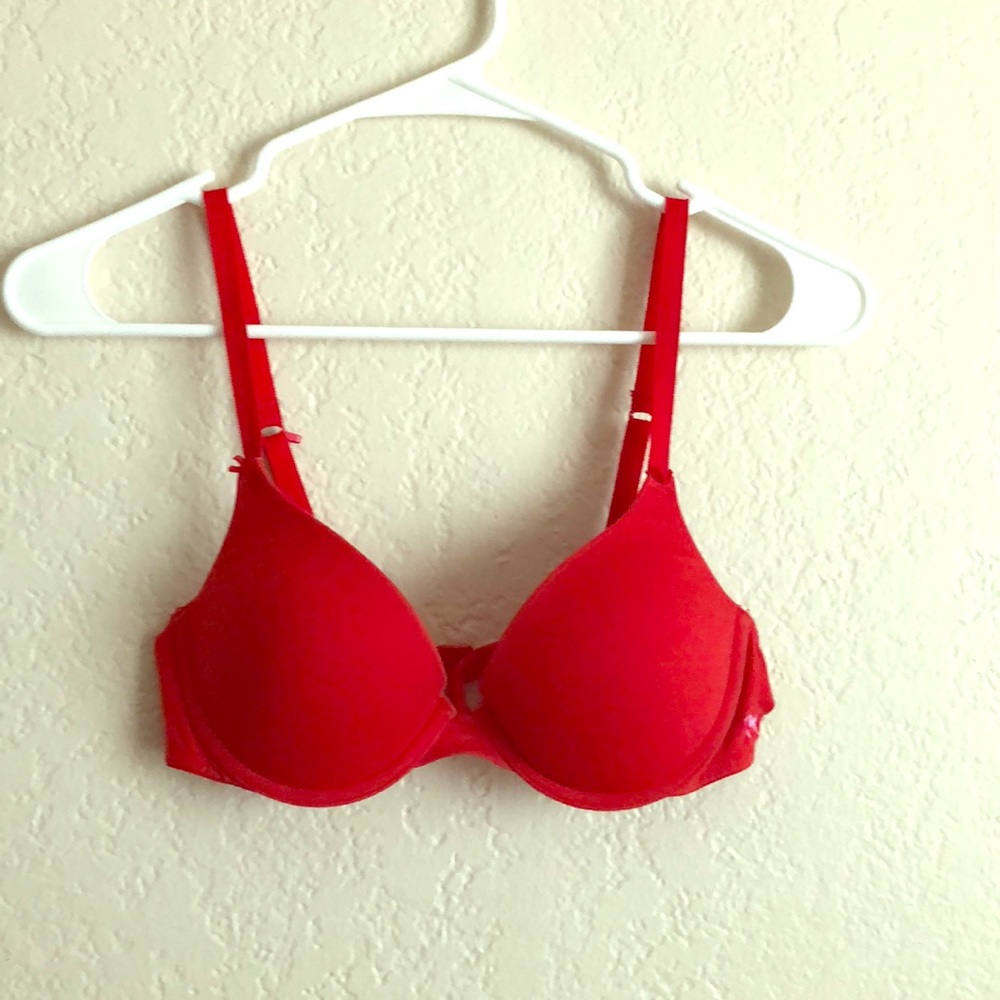 Victoria’s Secret brand new push-up bra